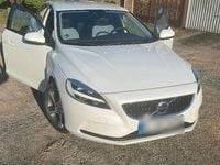 Second-hand Volvo V40 122 CP (89 kW) 2017 Alb Hatchback