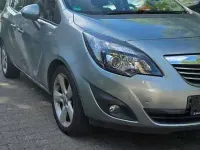 Gebraucht Opel Meriva 101 PS (74 kW) 2012 Silber Van / Kleinbus