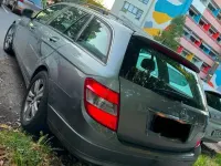 Gebraucht Mercedes C180 120 PS (88 kW) 2010 Grau Kombi