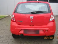 Gebraucht Dacia Sandero 75 PS (55 kW) 2010 Rot Limousine