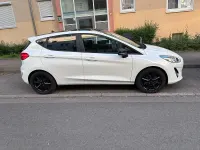 Gebraucht Ford Fiesta 101 PS (74 kW) 2018 Weiß Kleinwagen