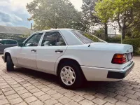 Gebraucht Mercedes 230 132 PS (97 kW) 1992 Weiß Limousine