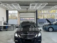 Używany Mercedes E500 387 KM (284 kW) 2010 Czarny Sedan/Limuzyna