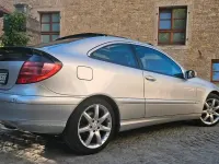 Gebraucht Mercedes C320 218 PS (160 kW) 2003 Silber Kleinwagen