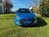 Second-hand Hyundai i30 120 CP (88 kW) 2017 Albastru Break