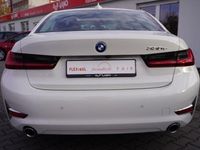 Gebraucht BMW 330e Luxury Line 252 PS (185 kW) 2022 Alpinweiss iii Limousine