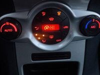 Gebraucht Ford Fiesta Titanium 82 PS (60 kW) 2011 Schwarz Kleinwagen