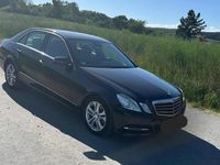 Gebraucht Mercedes E200 Avantgarde 136 PS (100 kW) 2012 Schwarz Limousine