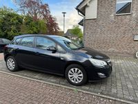 Gebraucht Opel Astra 99 PS (72 kW) 2012 Schwarz Kleinwagen