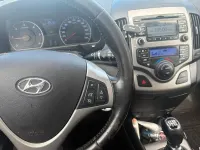 Gebraucht Hyundai i30 116 PS (85 kW) 2011 Rot Kleinwagen