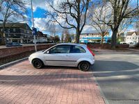 Gebraucht Ford Fiesta 75 PS (55 kW) 2005 Silber Kleinwagen