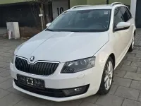 Gebraucht Skoda Octavia Elegance 150 PS (110 kW) 2014 Weiß Kleinwagen