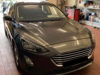 Gebraucht Ford Focus Cool & Connect 120 PS (88 kW) 2020 Grau Limousine