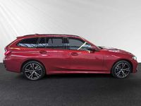 Gebraucht BMW 330e Performance 292 PS (214 kW) 2024 Fire red metallic Kombi