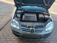 Second-hand VW Golf IV 75 CP (55 kW) 2006 Gri Hatchback