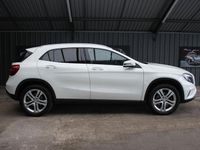 Gebraucht Mercedes GLA250 211 PS (155 kW) 2016 Weiß SUV