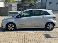 Gebraucht Mercedes B180 109 PS (80 kW) 2009 Silber Van / Kleinbus