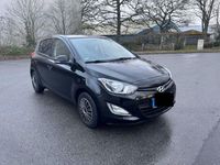 Gebraucht Hyundai i20 Classic 86 PS (63 kW) 2014 Schwarz Kleinwagen