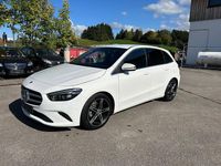 Gebraucht Mercedes B180 116 PS (85 kW) 2022 Weiß Van / Kleinbus