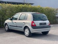 Gebraucht Renault Clio II Dynamique 75 PS (55 kW) 2002 Silber Limousine