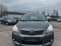 Gebraucht Toyota Verso Executive 147 PS (108 kW) 2011 Grau Van / Kleinbus