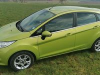 Gebraucht Ford Fiesta Titanium 95 PS (69 kW) 2011 Grün Kleinwagen