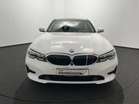 Gebraucht BMW 330 Advantage 258 PS (189 kW) 2019 Weiß Limousine