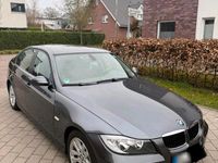 Gebraucht BMW 318 129 PS (94 kW) 2007 Grau Limousine