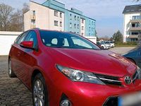 Gebraucht Toyota Auris 124 PS (91 kW) 2014 Rot Kombi