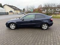 Gebraucht Mercedes C180 143 PS (105 kW) 2006 Blau Coupé