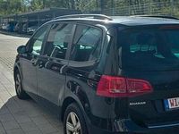 Gebraucht VW Sharan Trendline 150 PS (110 kW) 2011 Schwarz Van / Kleinbus