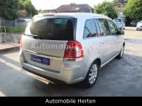 Gebraucht Opel Zafira Selection 140 PS (102 kW) 2011 Silber Van / Kleinbus
