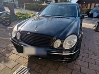 Second-hand Mercedes E200 Avantgarde 163 CP (119 kW) 2005 Negru Berlinǎ