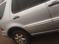 Gebraucht Mercedes ML350 235 PS (172 kW) 2003 Silber SUV
