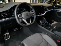 Gebraucht VW Touareg R-line 210 PS (154 kW) 2025 Grau SUV