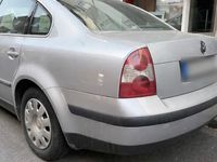 Gebraucht VW Passat 116 PS (85 kW) 2001 Silber Limousine