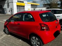 Gebraucht Toyota Yaris 69 PS (50 kW) 2008 Rot Kleinwagen
