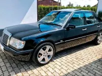 Gebraucht Mercedes 250 94 PS (69 kW) 1990 Schwarz Limousine
