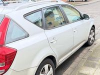 Gebraucht Kia Ceed Spirit 125 PS (91 kW) 2011 Silber Kleinwagen