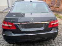 Gebraucht Mercedes E200 Avantgarde 184 PS (135 kW) 2011 Grau Limousine