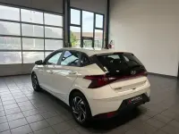 Gebraucht Hyundai i20 Select 84 PS (61 kW) 2024 Weiß Kleinwagen