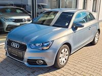 Gebraucht Audi A1 Attraction 122 PS (89 kW) 2013 Blau Kleinwagen