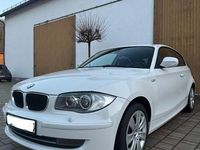 Gebraucht BMW 118 143 PS (105 kW) 2010 Weiß Kleinwagen