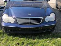 Gebraucht Mercedes C320 214 PS (157 kW) 2001 Violet Limousine