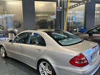 Gebraucht Mercedes E270 Avantgarde 177 PS (130 kW) 2003 Silber Limousine