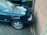 Gebraucht Mercedes C180 122 PS (89 kW) 1998 Blau Limousine