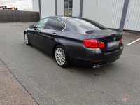 Gebraucht BMW 520 2012 Grau Limousine