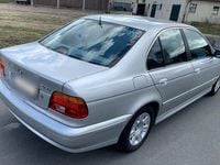 Gebraucht BMW 520 170 PS (125 kW) 2002 Silber Limousine
