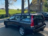 Second-hand Volvo V70 140 CP (102 kW) 2003 Albastru Break