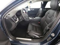 Gebraucht Volvo V60 Ultra 310 PS (228 kW) 2025 Denim blue / metallic Kombi
